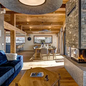 Josephine, Les Bois Chalet